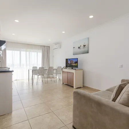 Hotel apartamentowy Interpass Vau