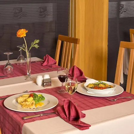 Lejlighedshotel Interpass Vau