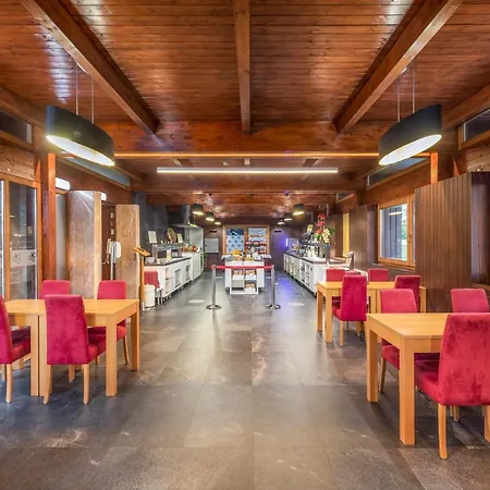 Hotel apartamentowy Interpass Vau